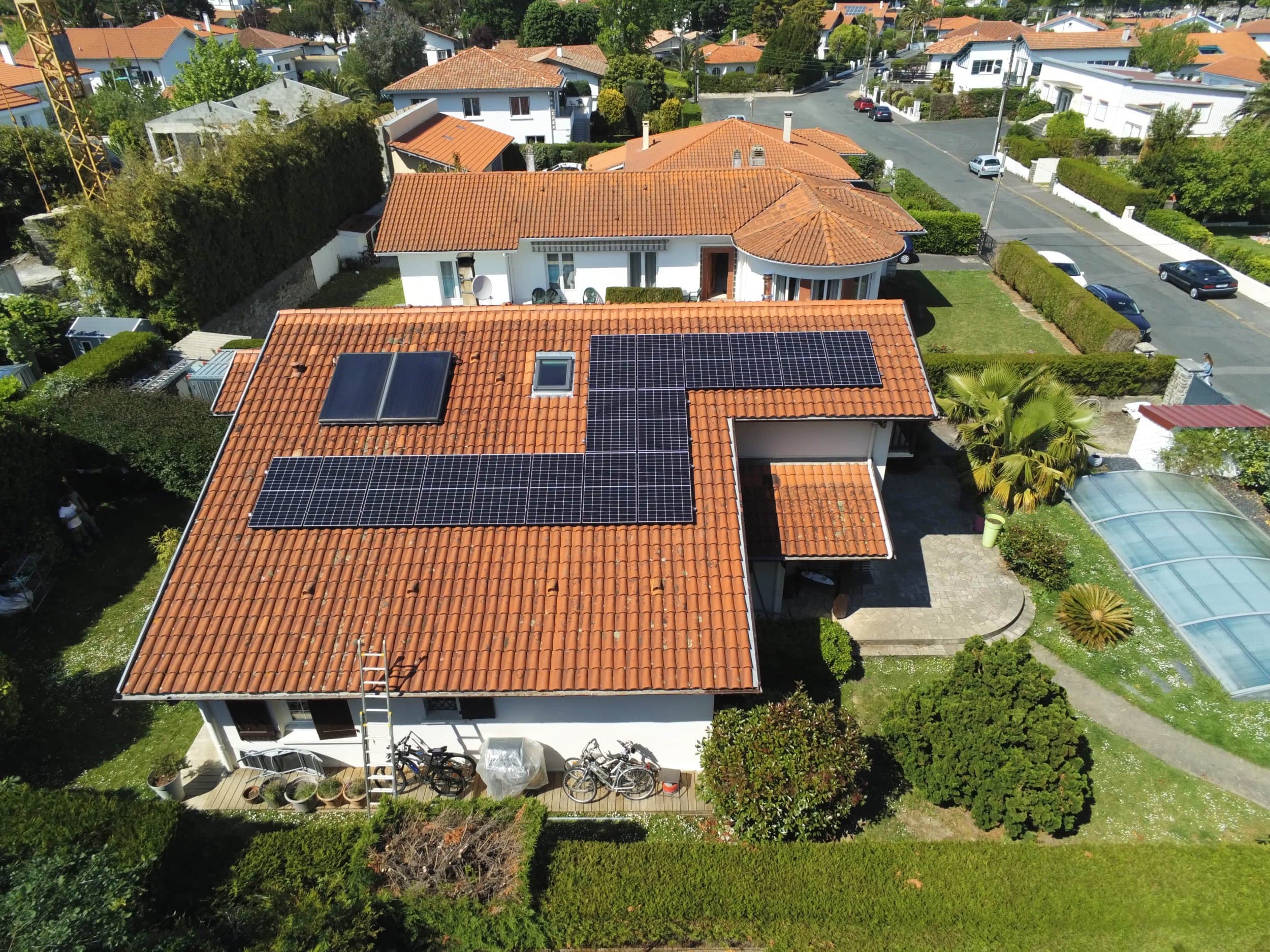 Autoconsommation au fil du soleil à ANGLET (64) - Photo 2